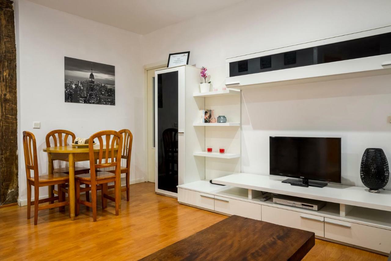 Colegiata Apartment มาดริด ภายนอก รูปภาพ